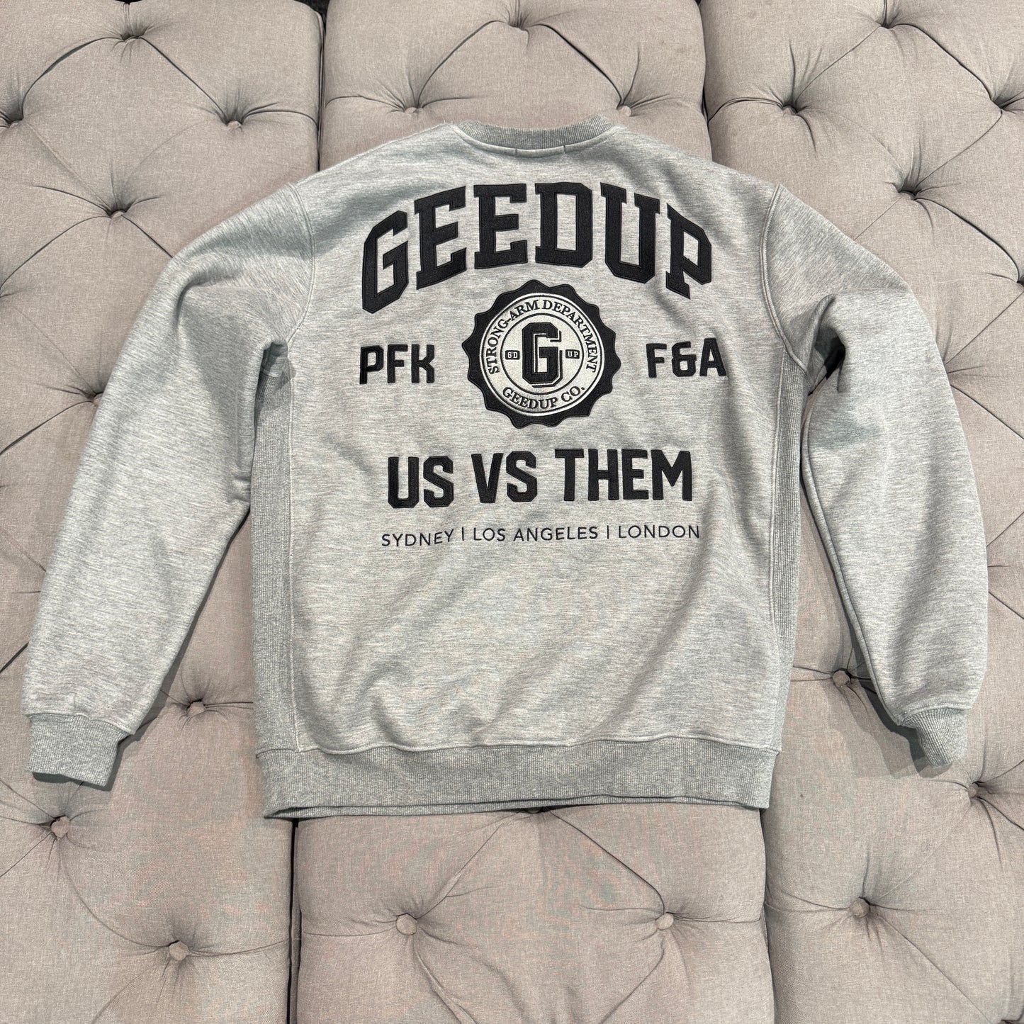 Geedup Us VS Them Crewneck 'Grey Black' (Second hand)