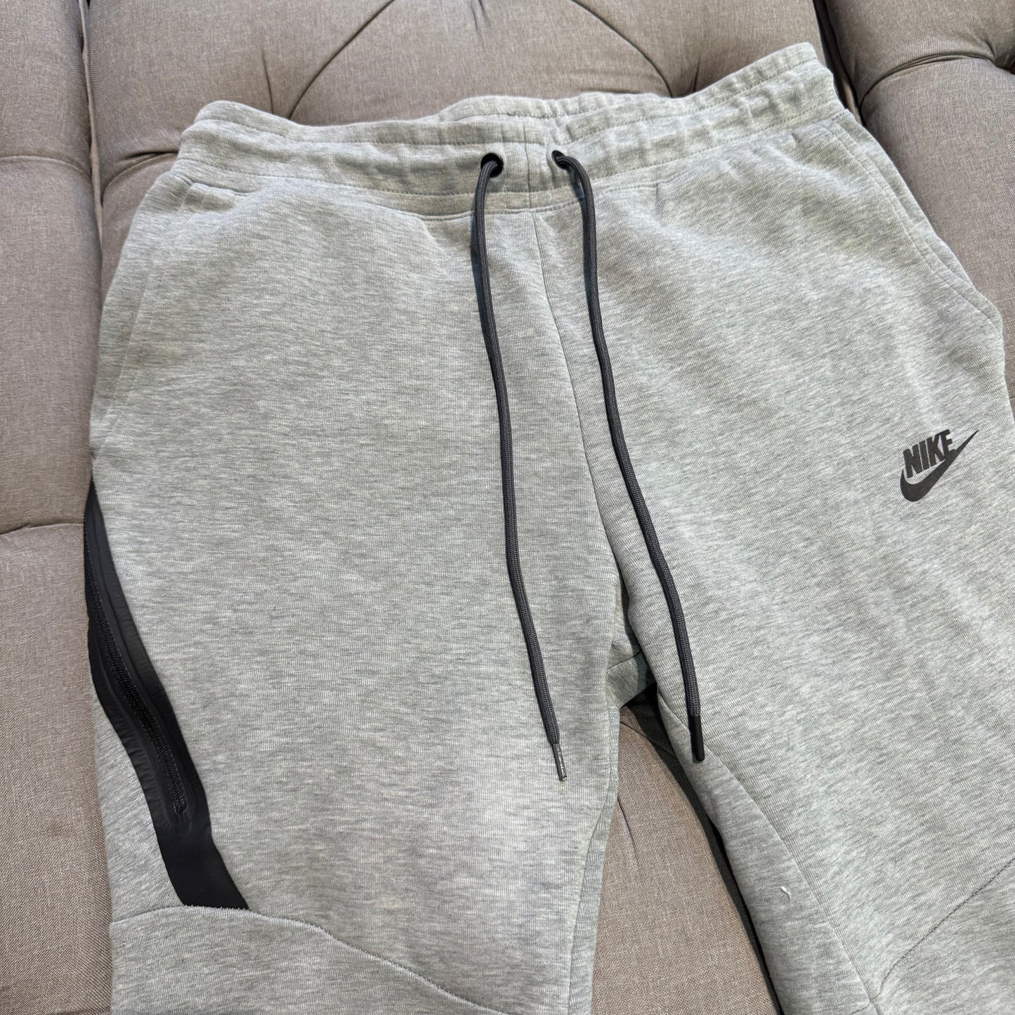 Nike Tech Fleece Pants 'Grey' (Second hand)