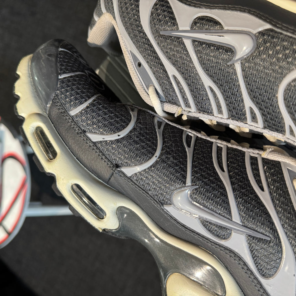 Nike Air Max Plus TN SE 'Iron Cool Grey' (Second hand)