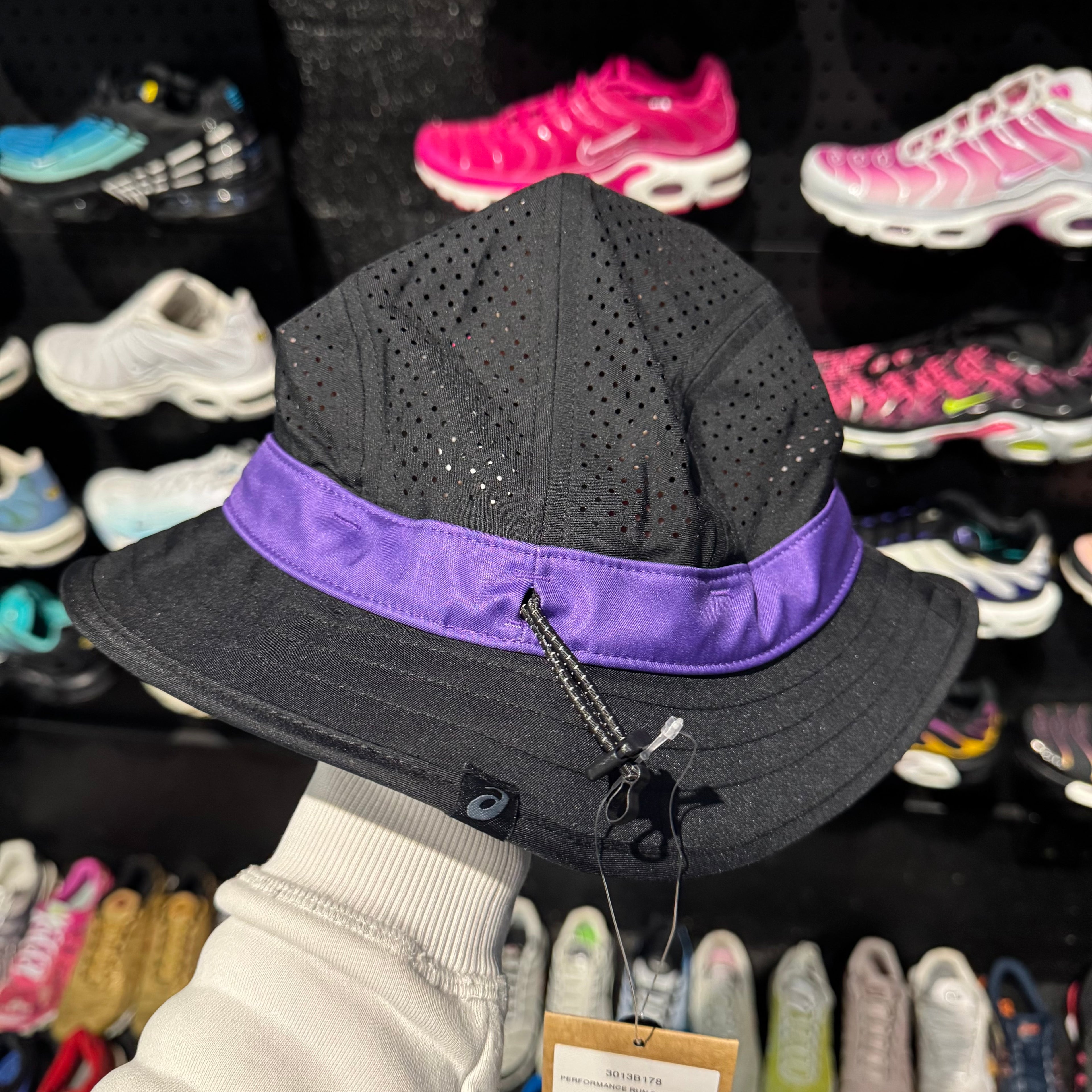 Asics Peformance Run Bucket Hat 'Black Edo Purple' (Brand New)