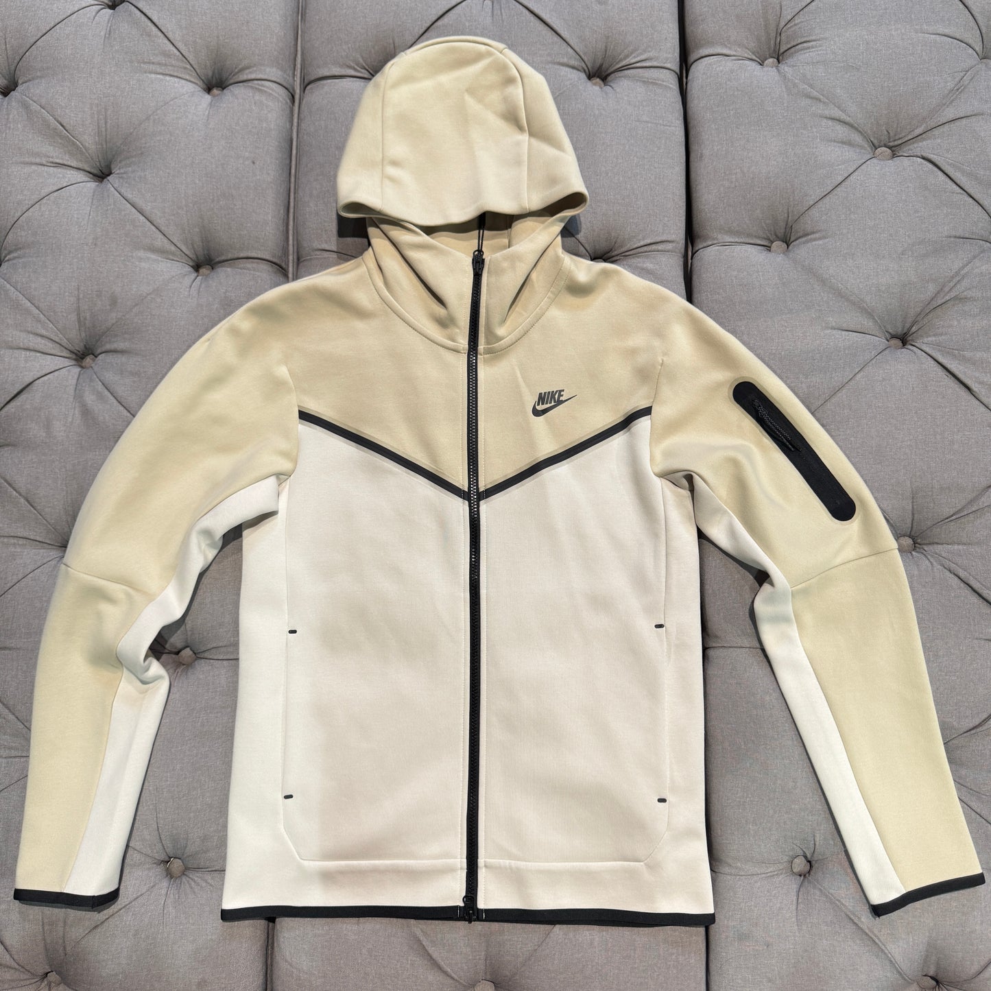 Nike Tech Fleece Jacket 'Butter Cream' (Second hand)