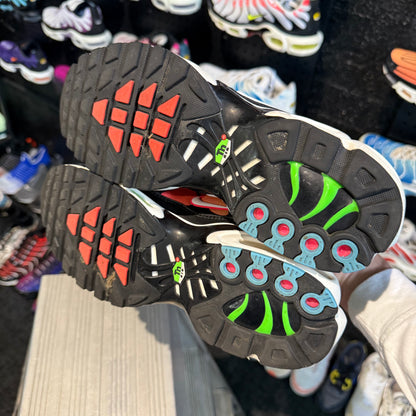 Nike Air Max Plus TN 'Dark World Wide' (Second hand)