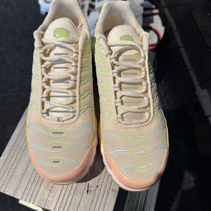 Nike Air Max Plus TN 'Crimson Tint Pale Ivory' (Second hand)