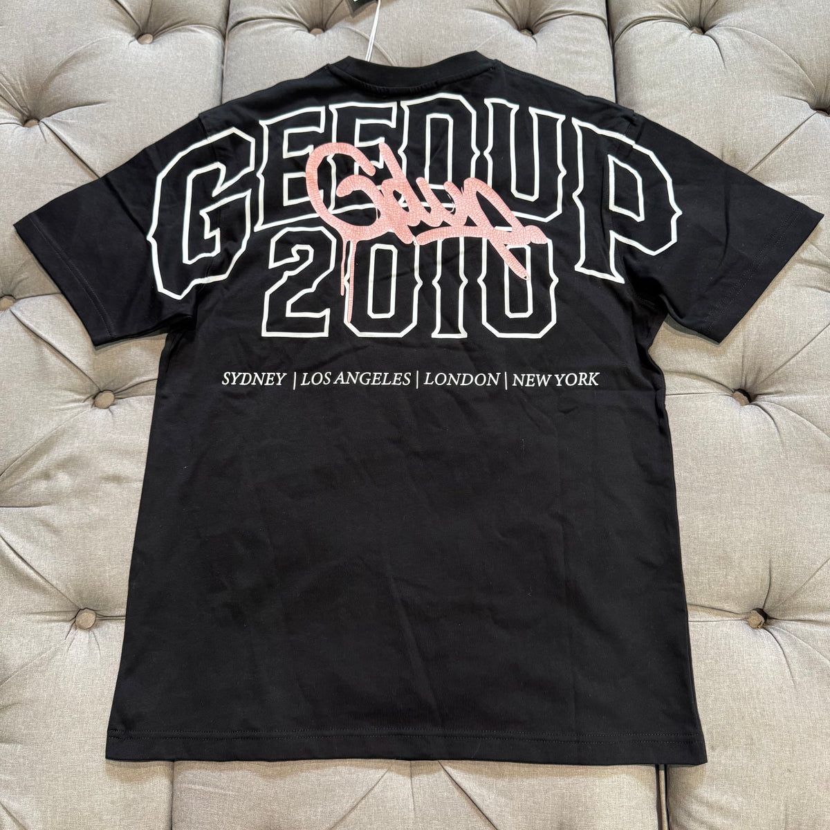 Geedup Core Handstyle T-Shirt 'Black Pink' (Brand New)
