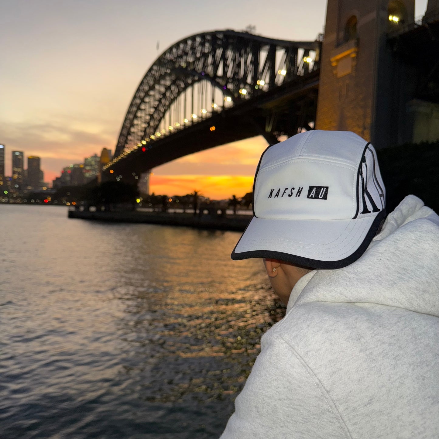 THE KAFSH HAT 'WHITE/BLACK'