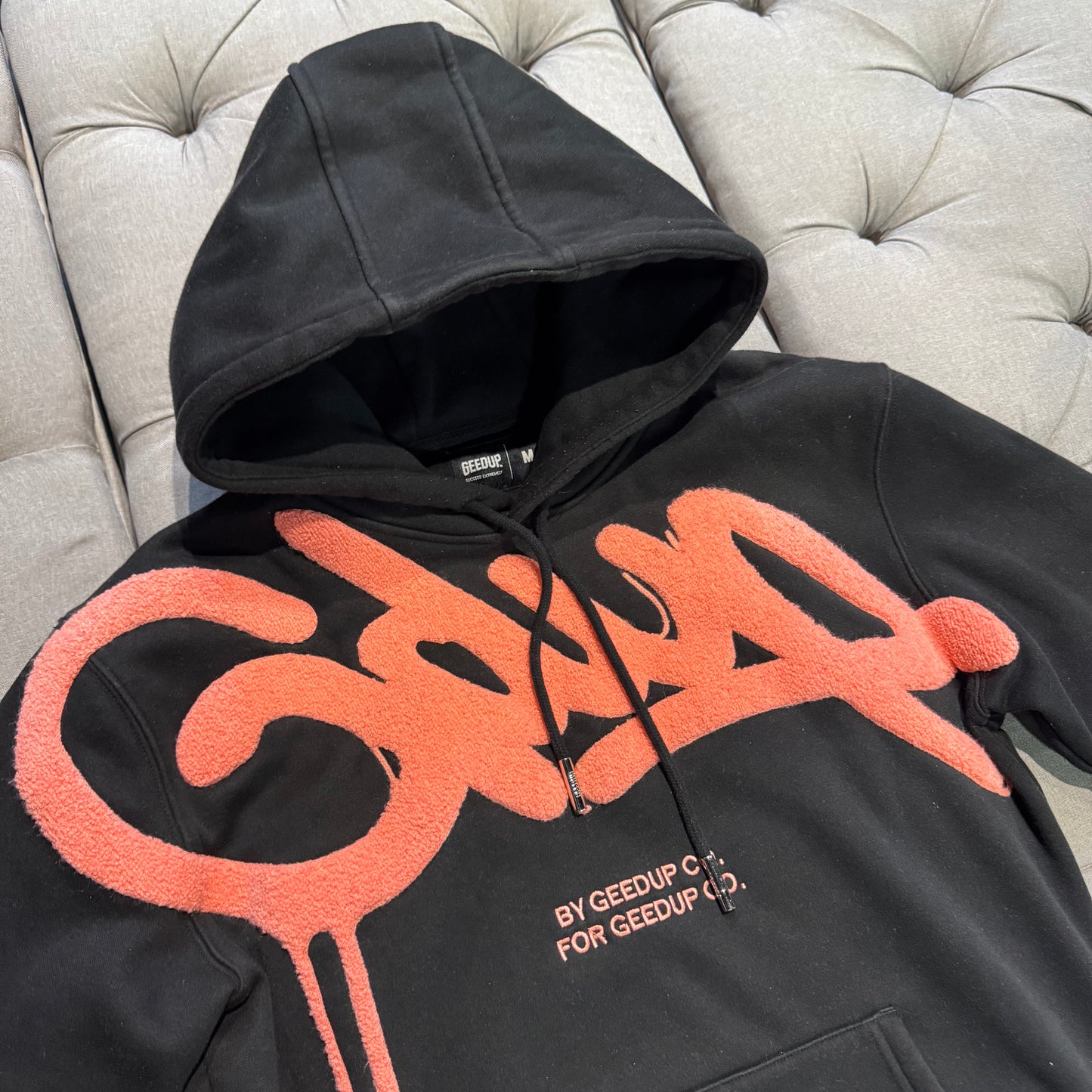 Geedup Handstyle Hoodie 'Black Peach' (Second hand)