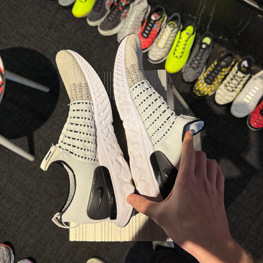 Nike React Phantom Run Flyknit 2 'White Black' (Second hand)