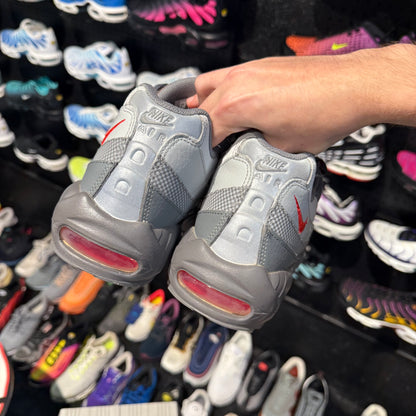 Nike Air Max 95 Essential 'Smoke Grey University Red' (Second hand)