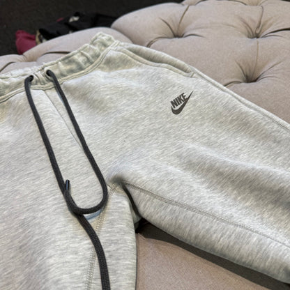 Nike Tech Fleece Pants 'Grey' (Second hand)