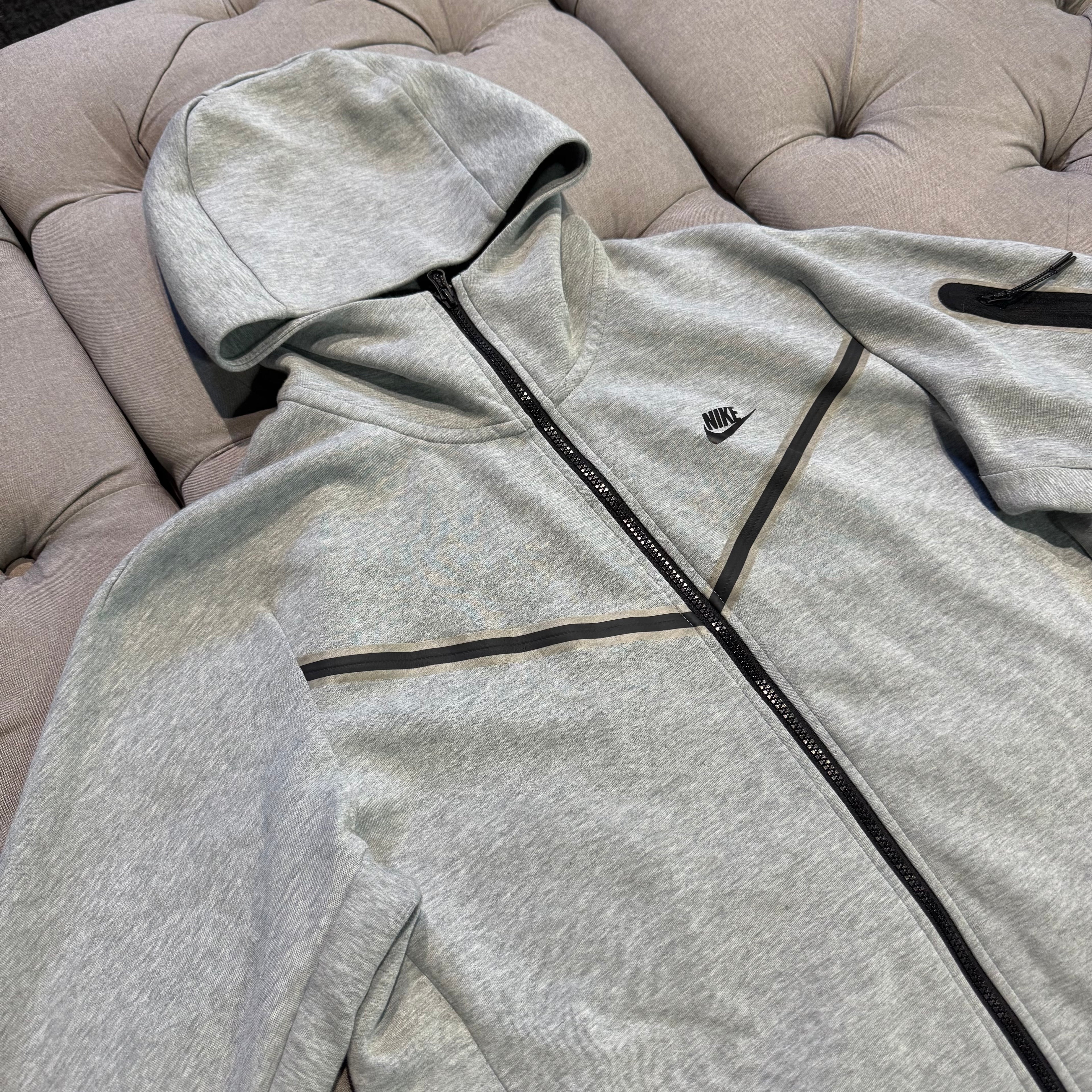 Nike Tech Fleece Jacket 'Grey' (Second hand)