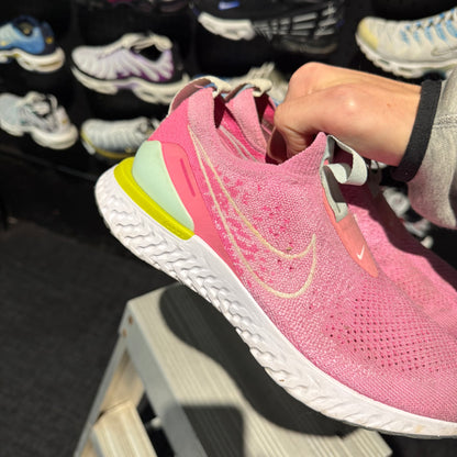 Nike Phantom React Flyknit Running 'Pink Aqua' (Second hand)