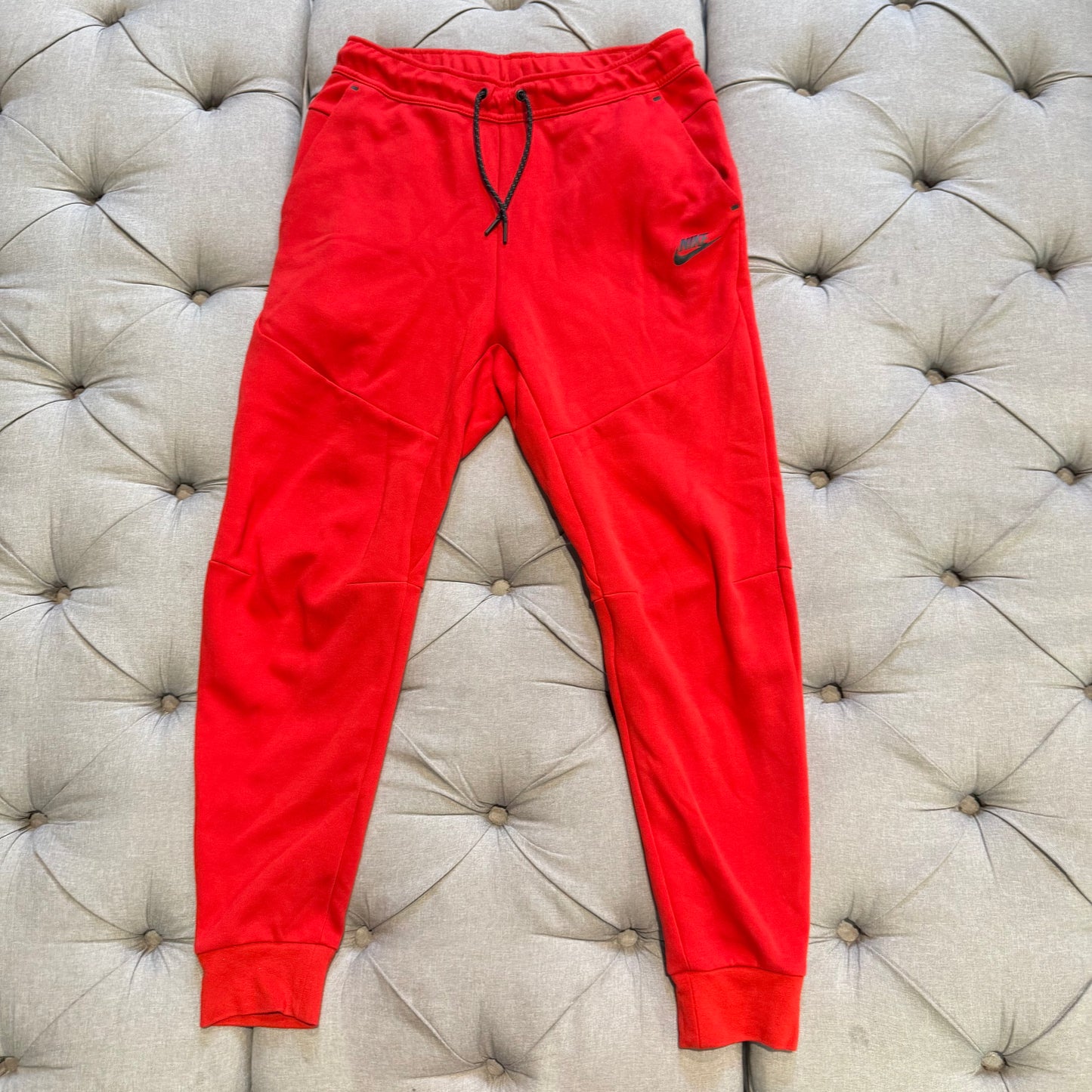 Nike Tech Fleece Track Pants 'Red' (Second hand)