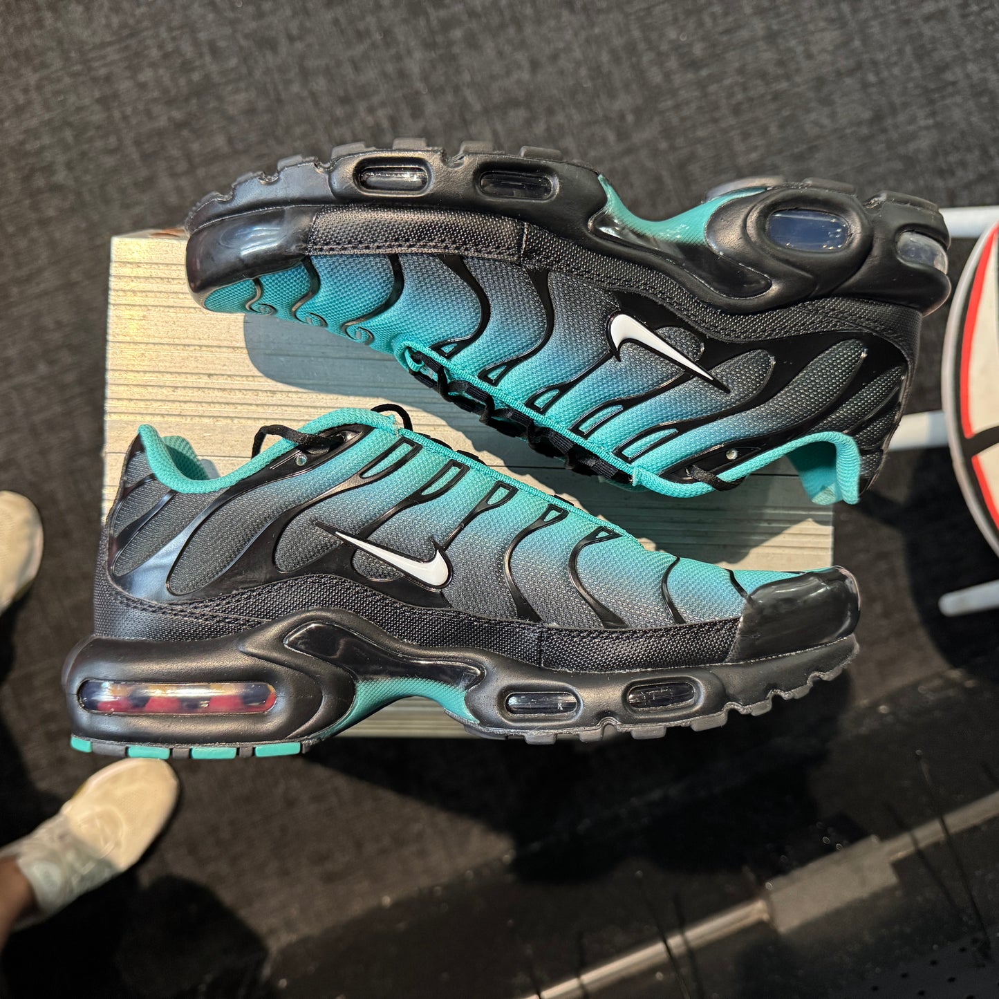 Nike Air Max Plus TN 'Aqua Fade' (Second hand)