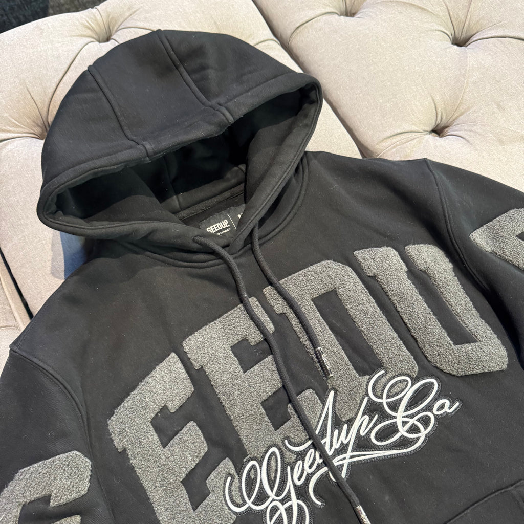 Geedup Team Logo Cursive Hoodie 'Black Grey' (Second hand)