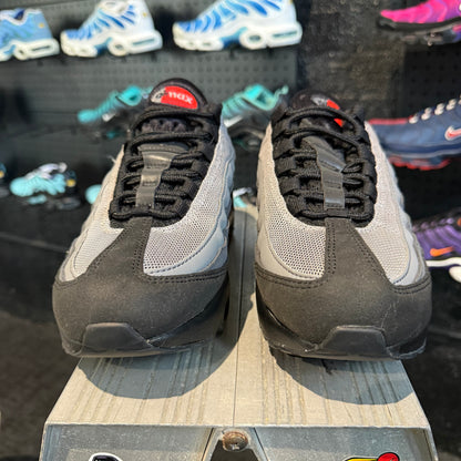 Nike Air Max 95 'Black Picante Red' (Second hand)