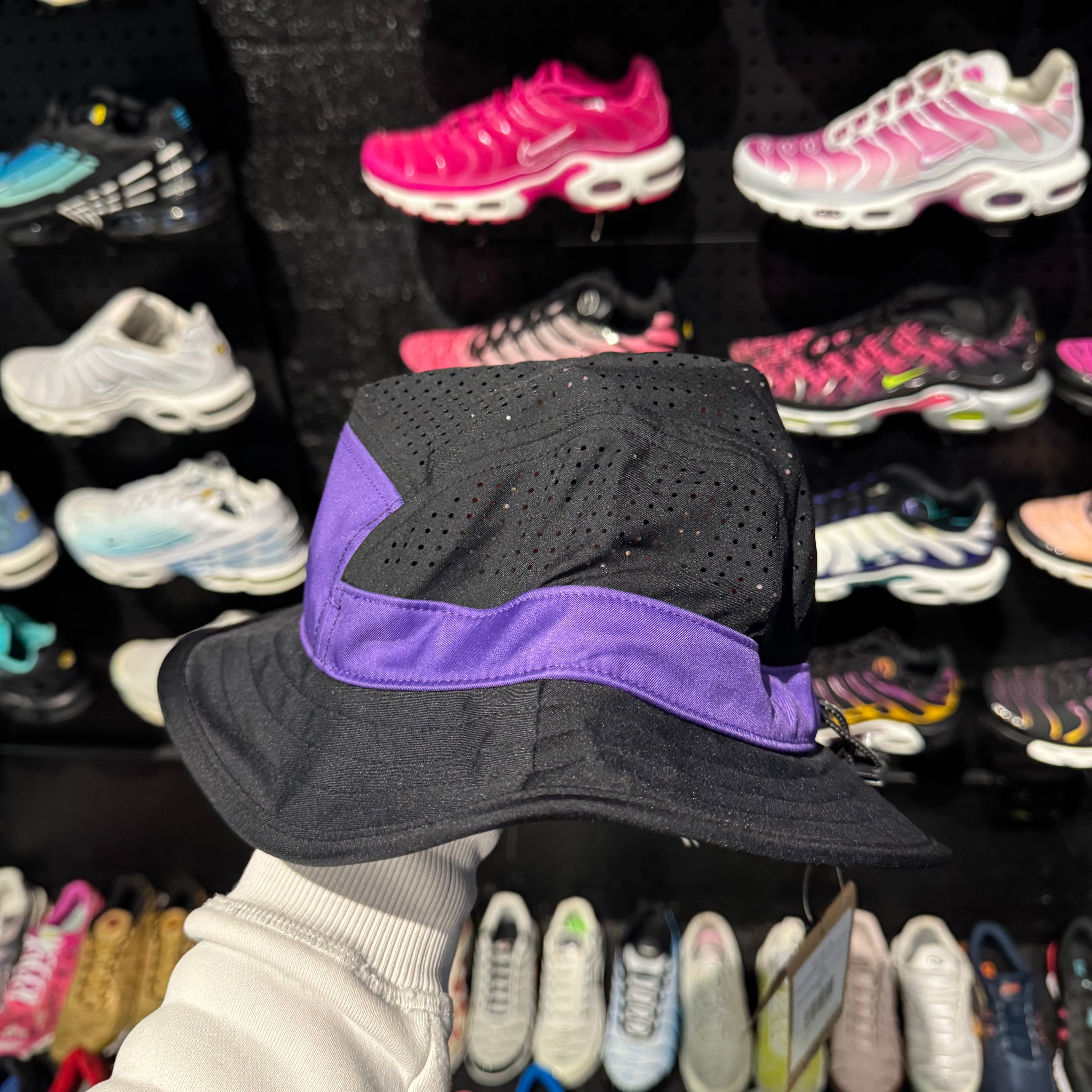 Asics Peformance Run Bucket Hat 'Black Edo Purple' (Brand New)