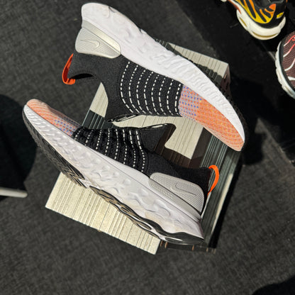 Nike React Phantom Run 2 'Black Team Orange' (Second hand)