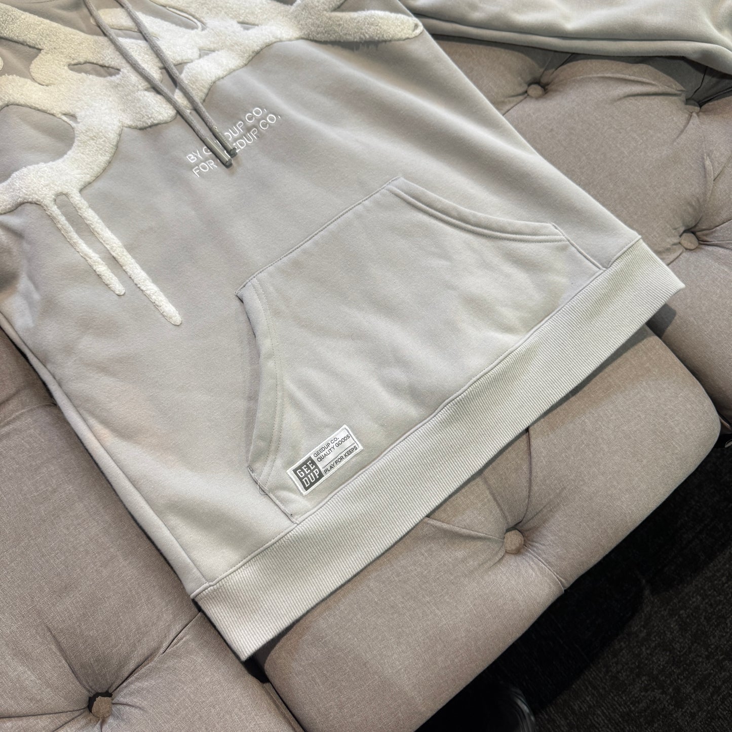 Geedup Handstyle Hoodie 'White Grey' (Second hand)