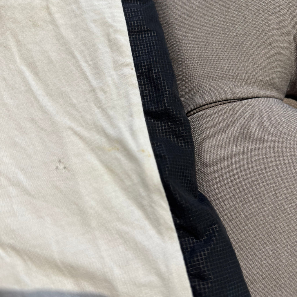 The North Face Side Logo Tshirt 'White Black' (Second hand)