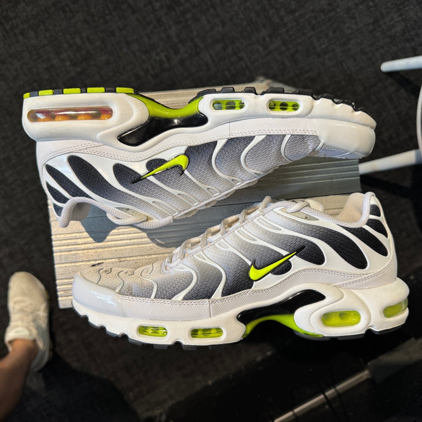 Nike Air Max Plus TN 'White Volt Black' (Second hand)