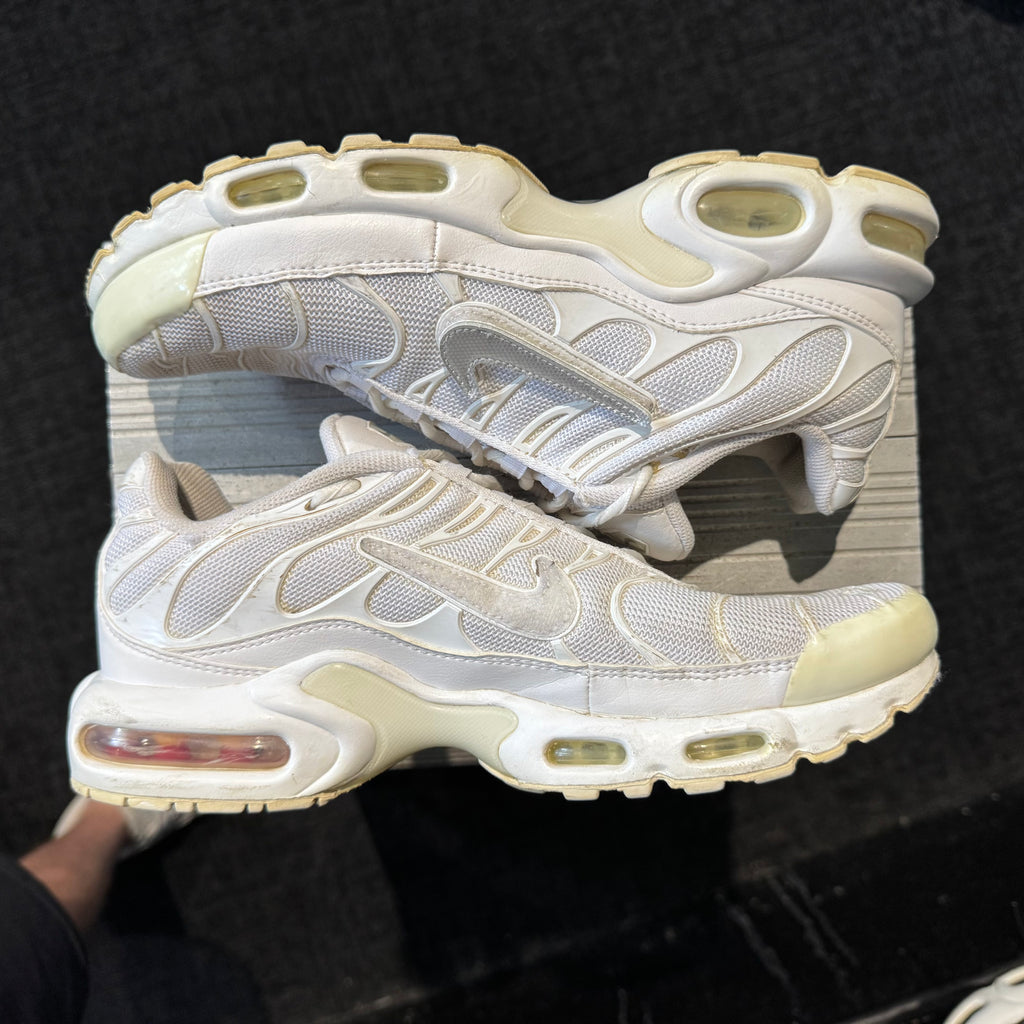 Nike Air Max Plus TN 'Triple White Casper White Removeable Swoosh' (Second hand)