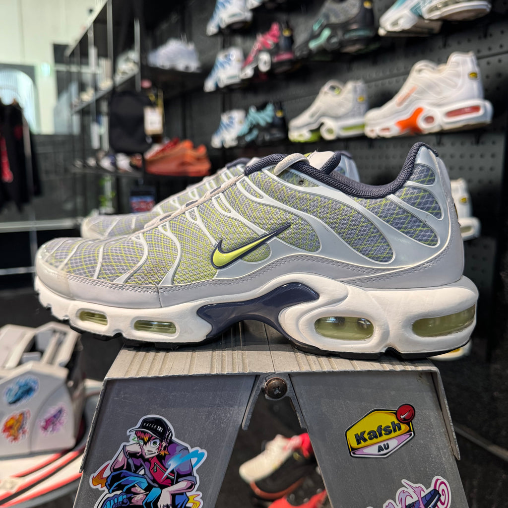 Nike Air Max Plus TN 'Pebble Grey Lime Green' (Second hand)