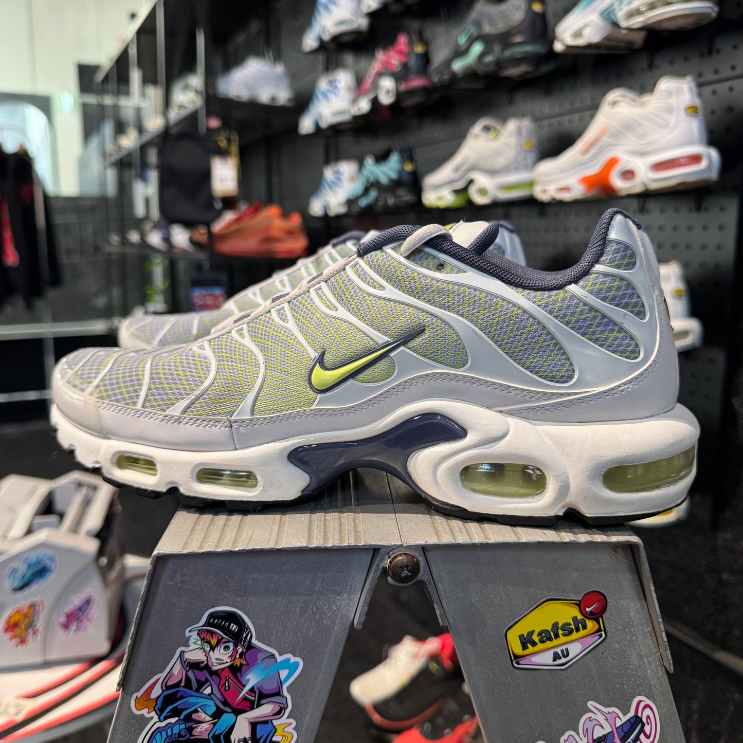 Nike Air Max Plus TN 'Pebble Grey Lime Green' (Second hand)