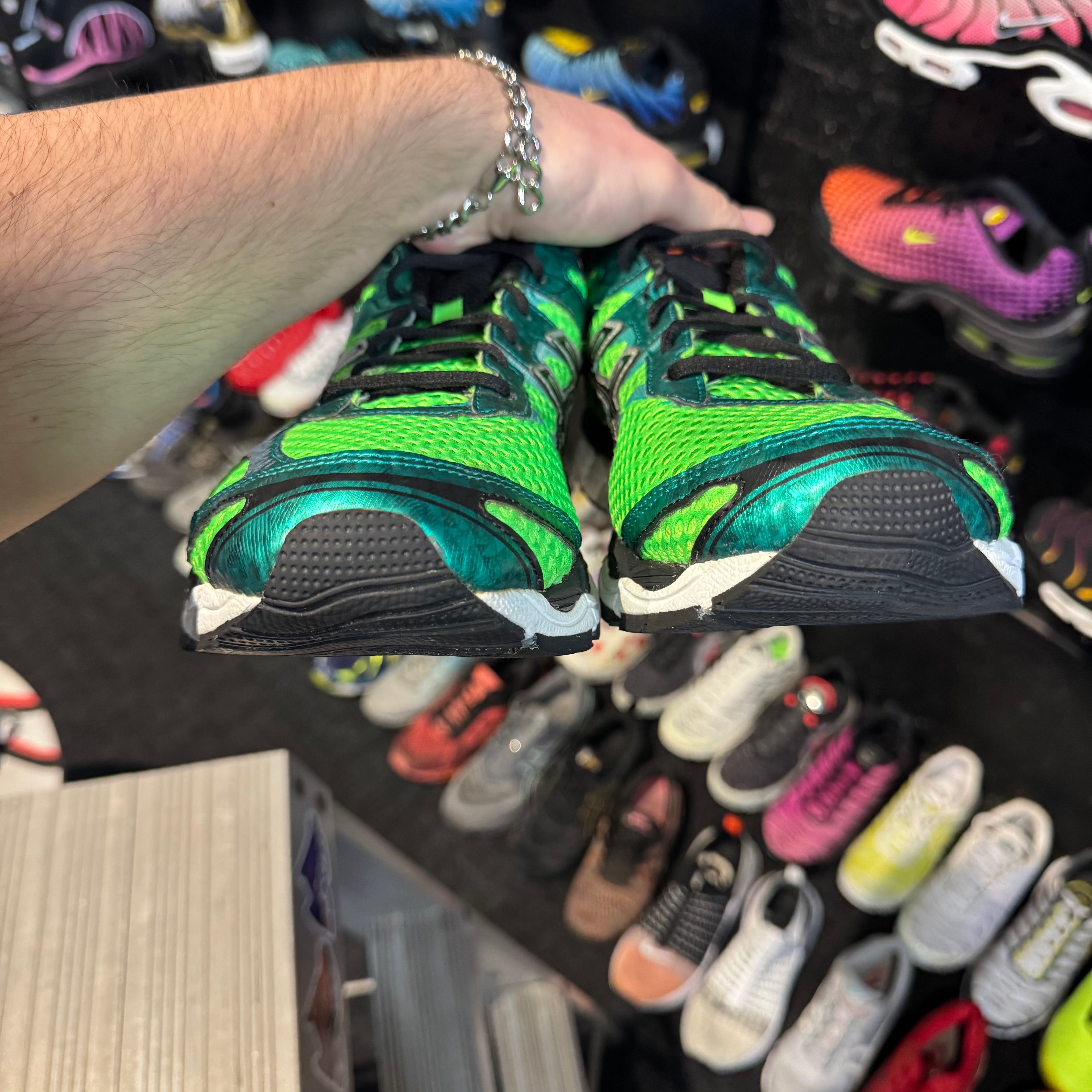 Asics Gel Cumulus 16 (2014) 'Flash Green Black Flash Orange' (Second hand)