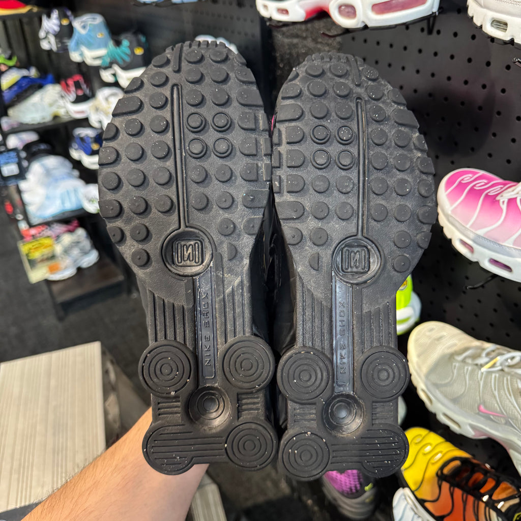 Nike Shox R4 'Triple Black' (Second hand)