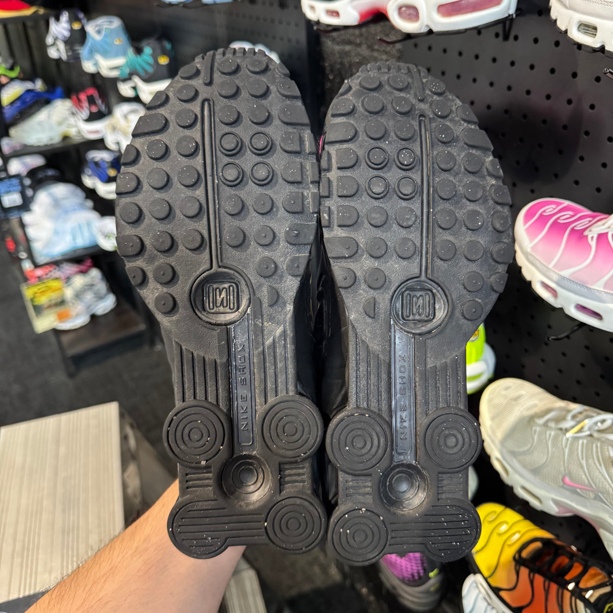 Nike Shox R4 'Triple Black' (Second hand)
