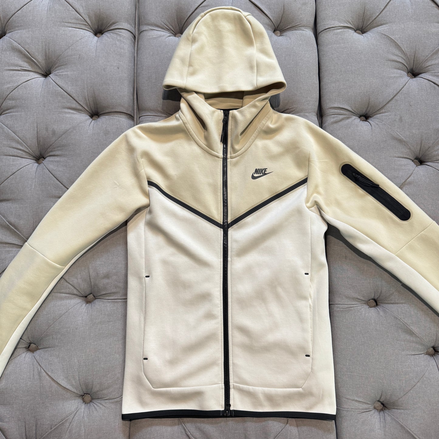 Nike Tech Fleece Jacket 'Cream Beige' (Second hand)