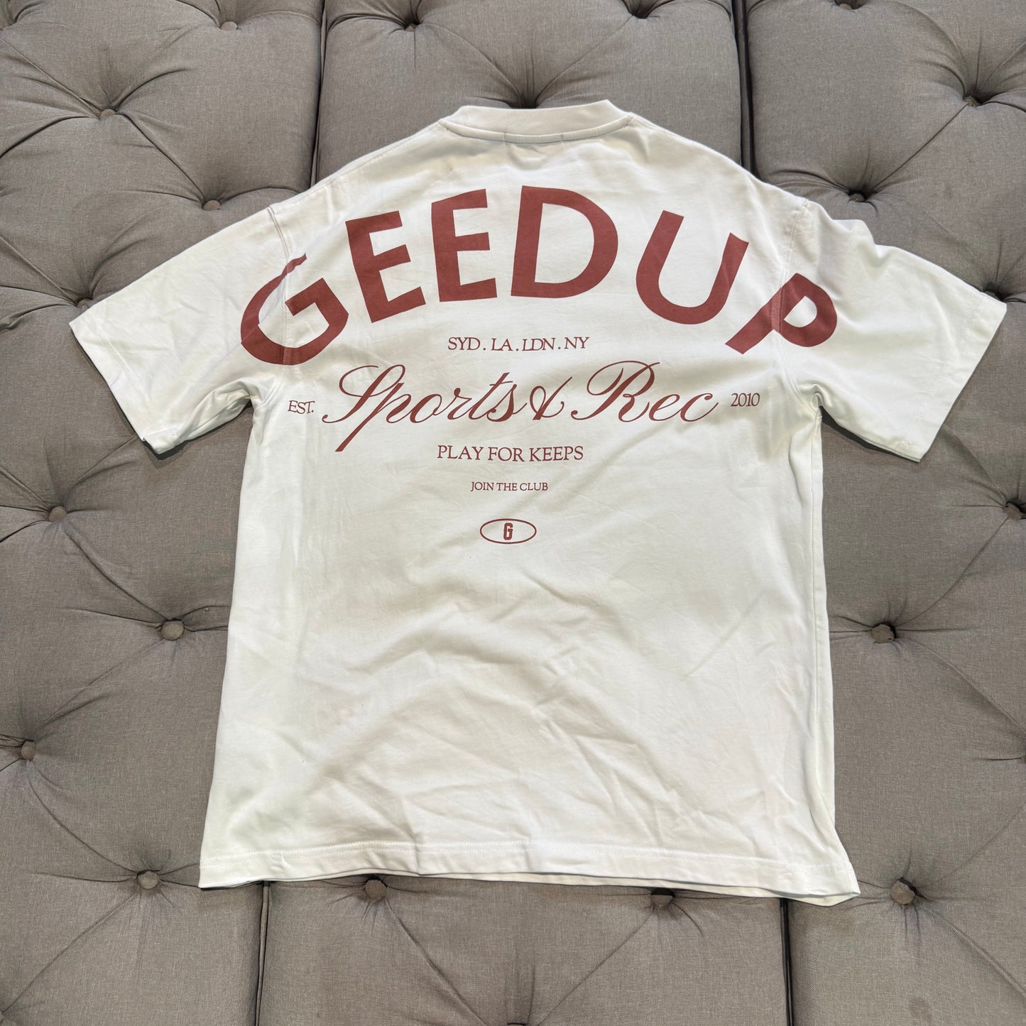 Geedup Sports Rec T-shirt 'White Maroon' (Second hand)