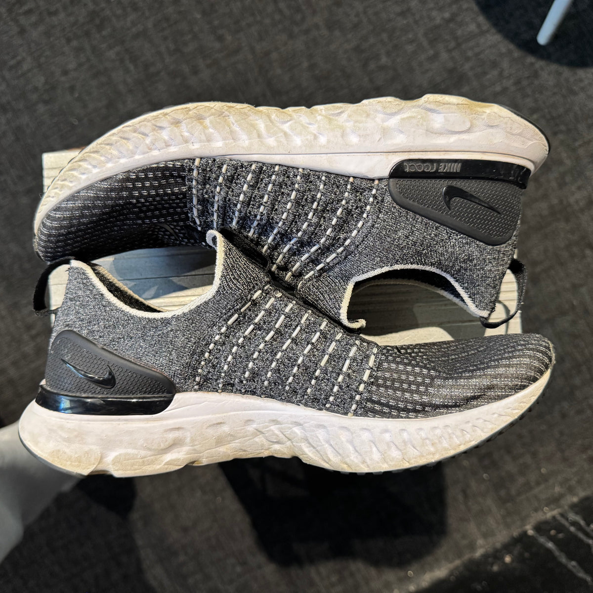 Nike React Phantom Run Flyknit 2 'Black White' (Second hand)