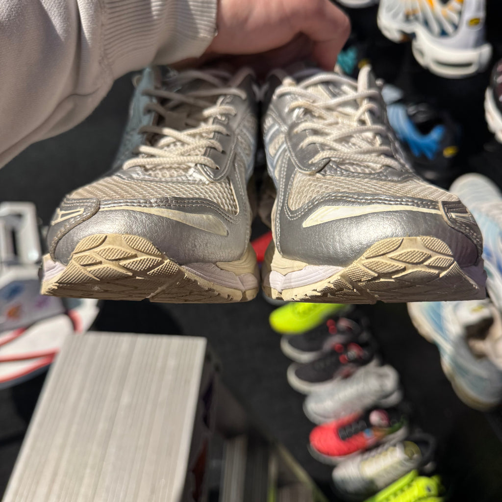 Asics Gel Kayano 12.1 'White Dolphin Grey' (Second hand)
