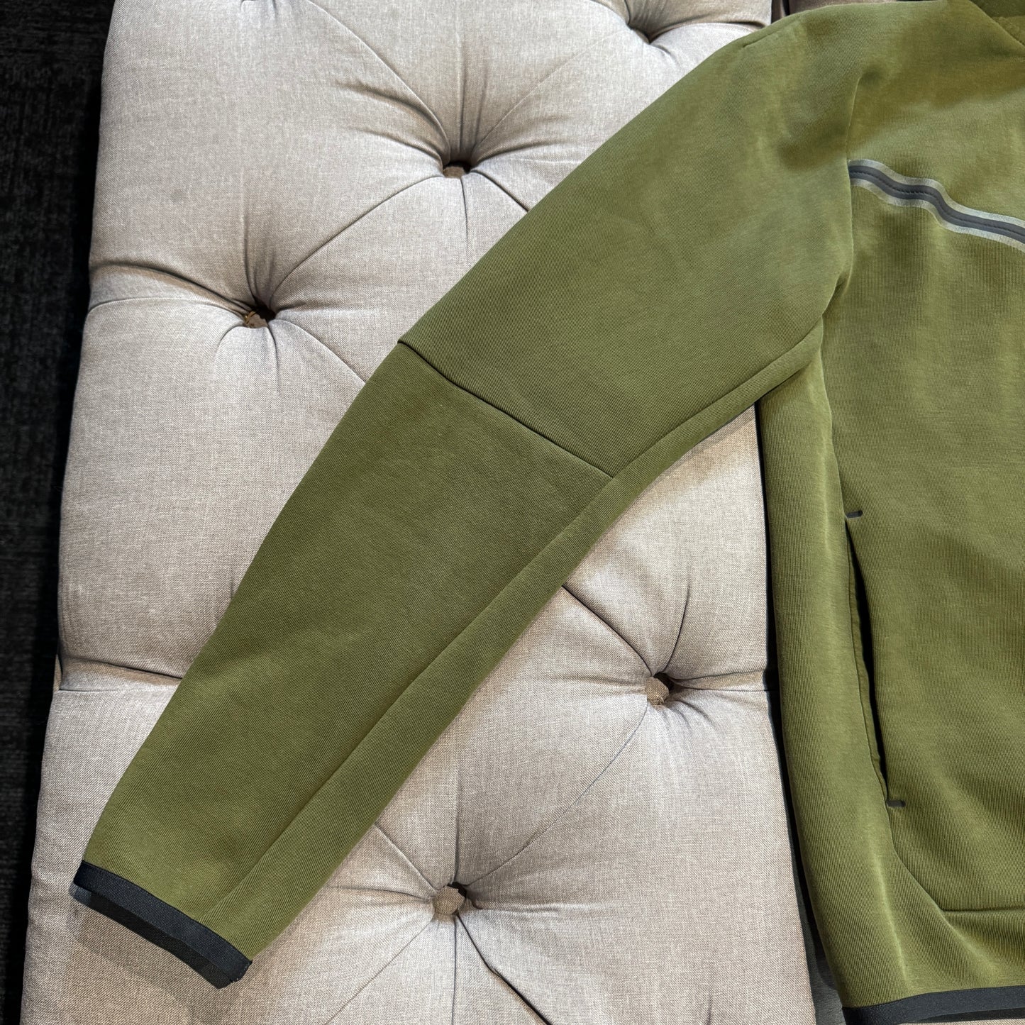 Nike Tech Fleece Jacket 'Olive Green' (Second hand)