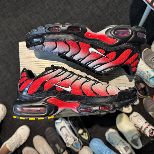 Nike Air Max Plus TN 'Red Fade' (Second hand)