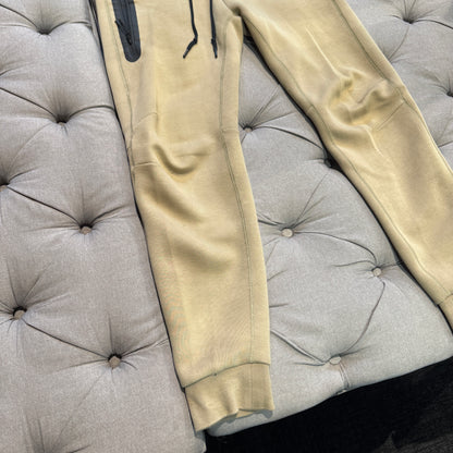 Nike Tech Fleece Track Pants 'Beige' (Second hand)