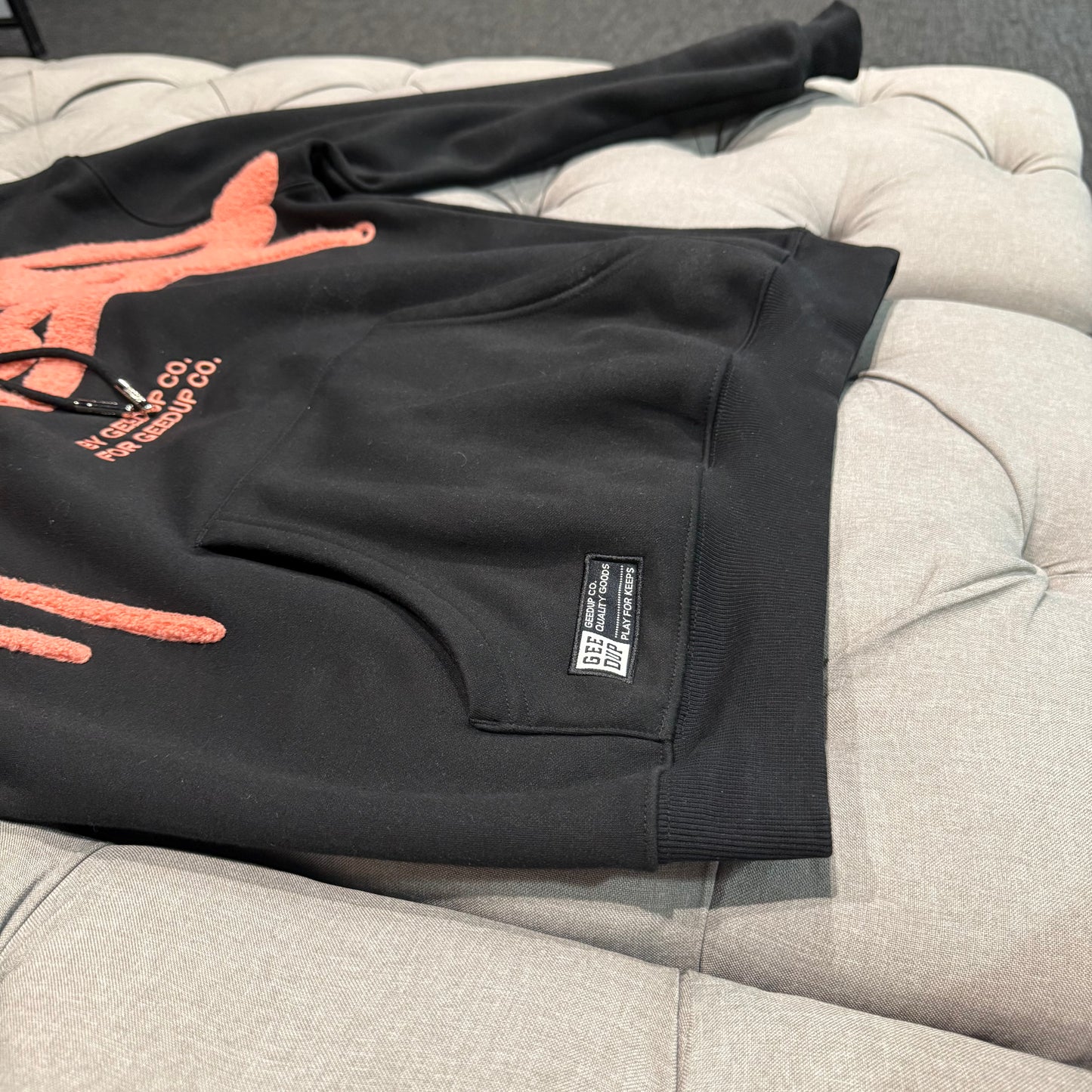 Geedup Handstyle Hoodie 'Black Peach' (Second hand)