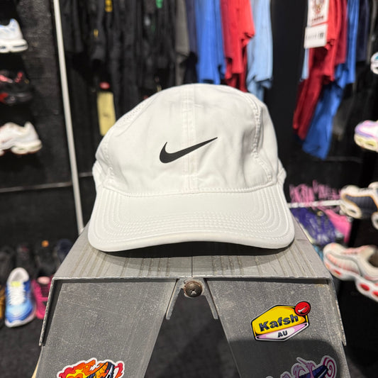 Nike Dri-FIT Club Featherlight Cap 'White Black' (Second hand)