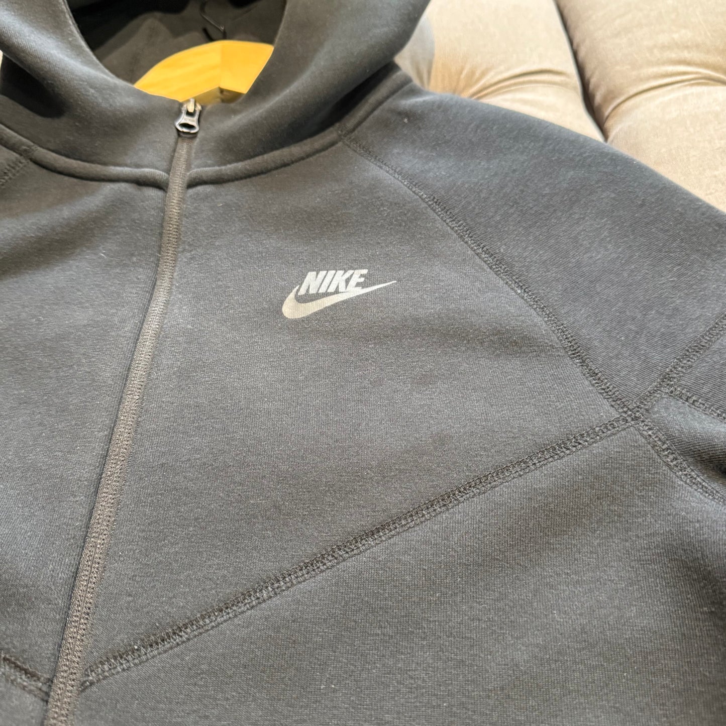 Youth Nike Tech Fleece Jacket 'Black' (Second hand)