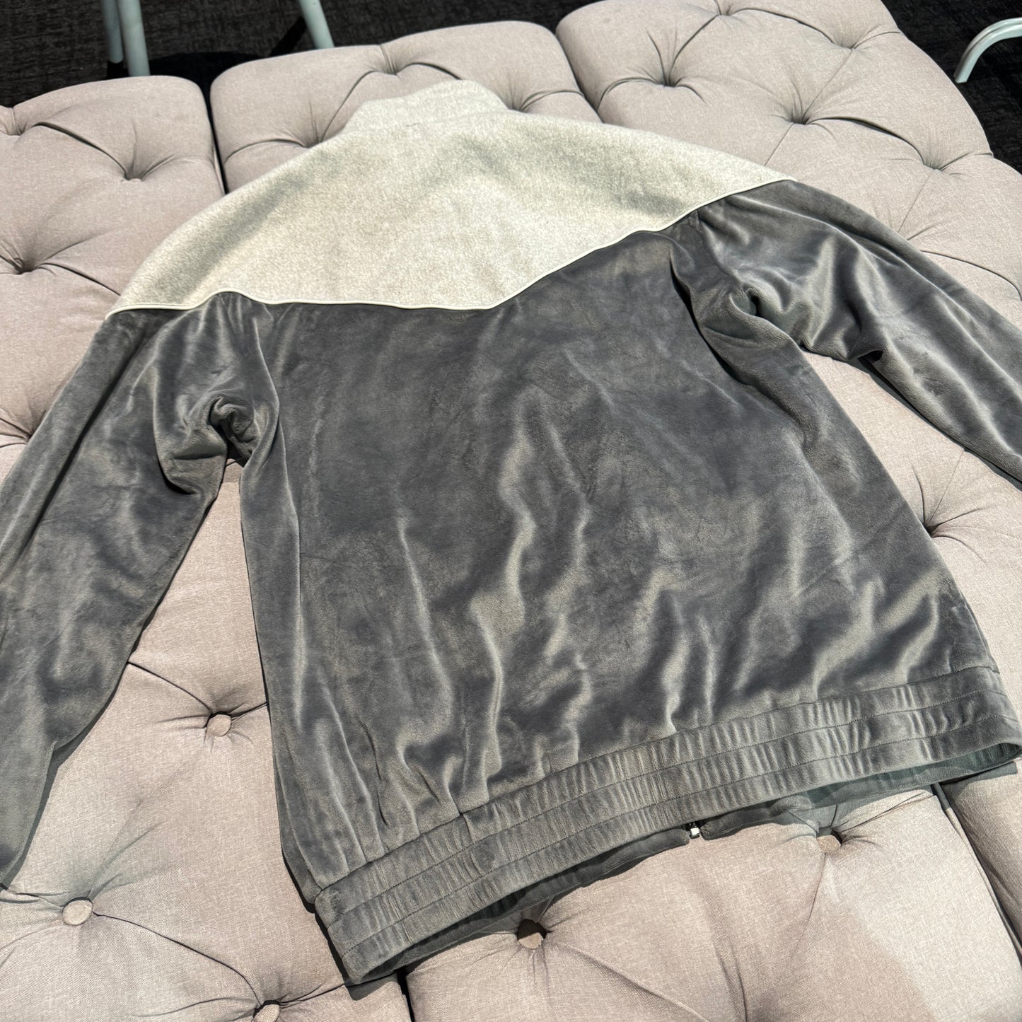 Geedup Script Fleece/Velvet Zip-Up Jacket 'Grey' (Second hand)