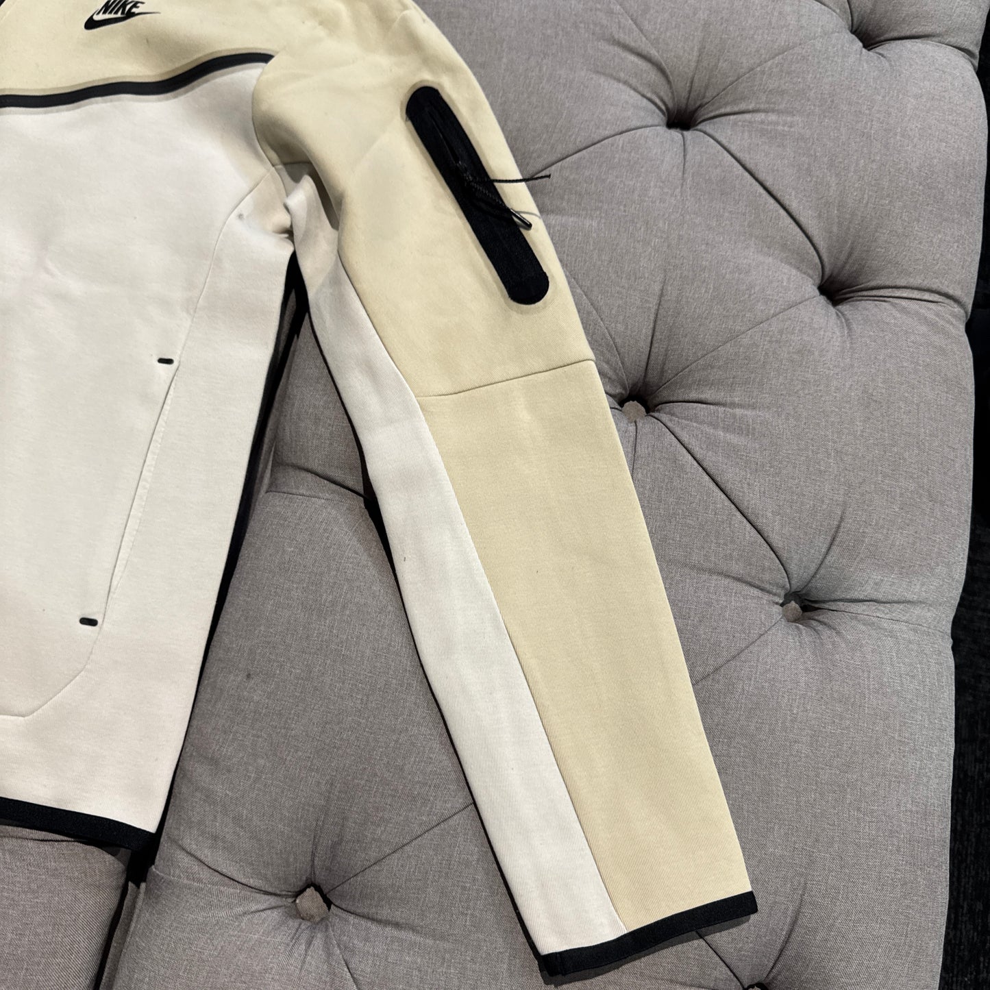 Nike Tech Fleece Jacket 'Butter Cream' (Second hand)