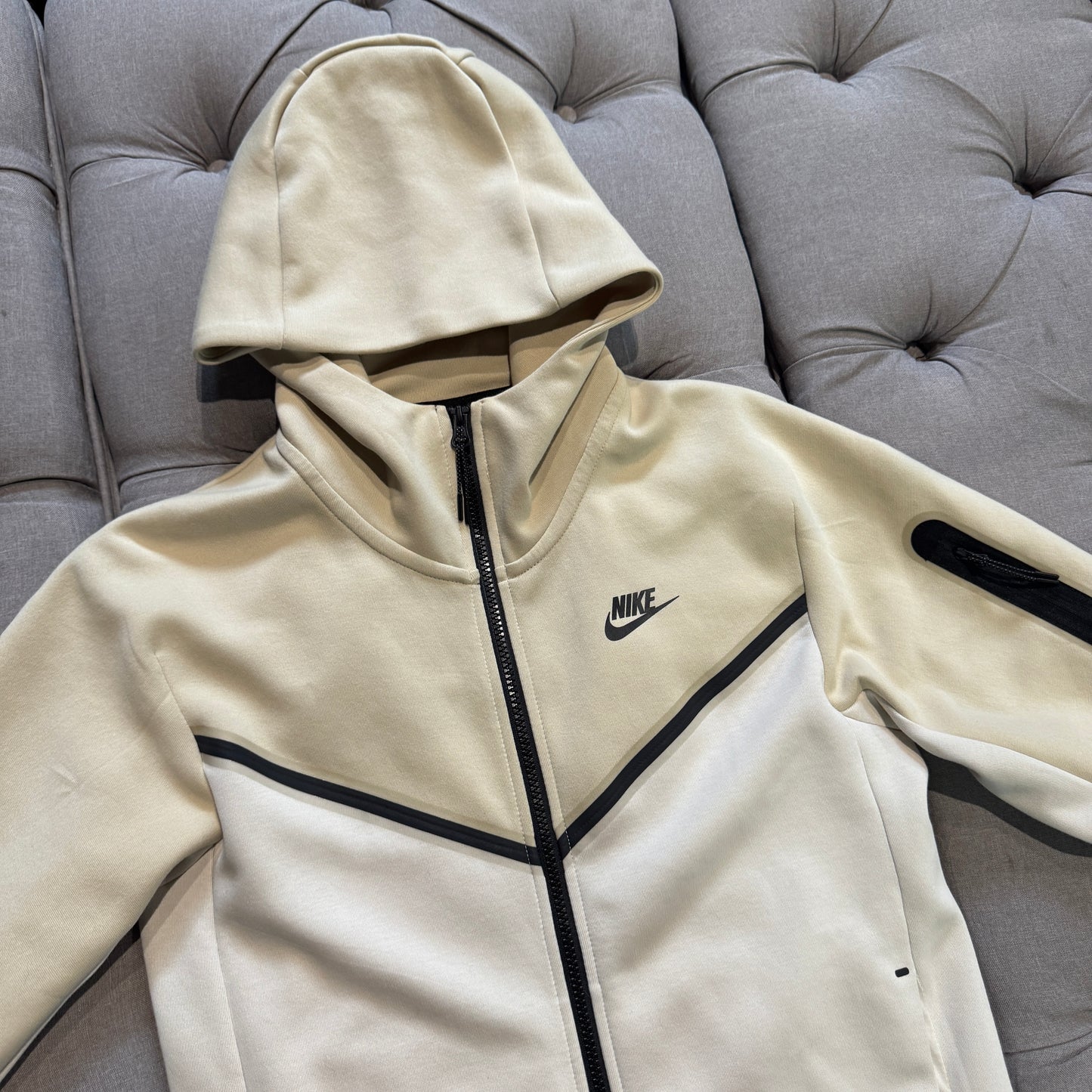Nike Tech Fleece Jacket 'Cream Beige' (Second hand)