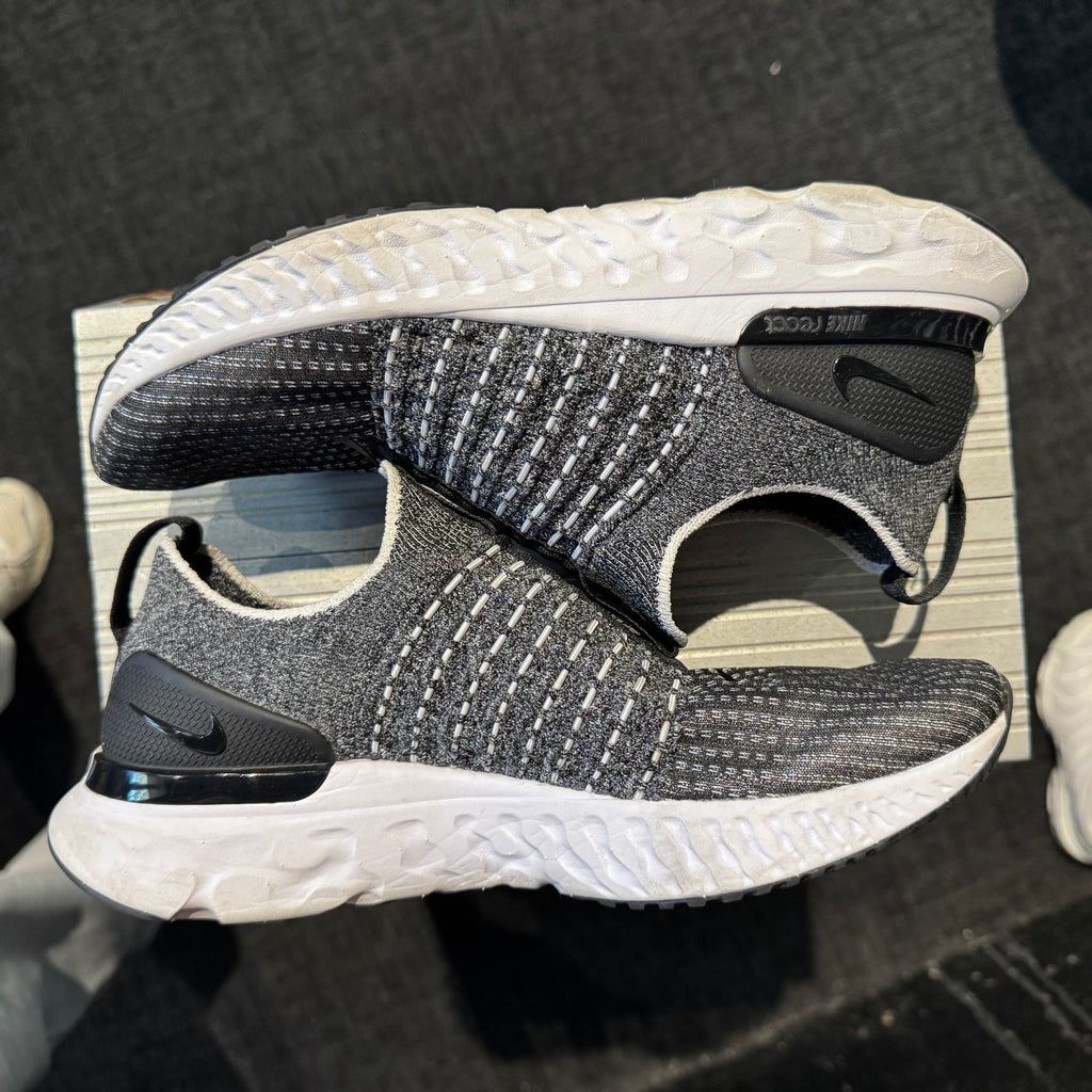 Nike React Phantom Run Flyknit 2 'Black White' (Second hand)