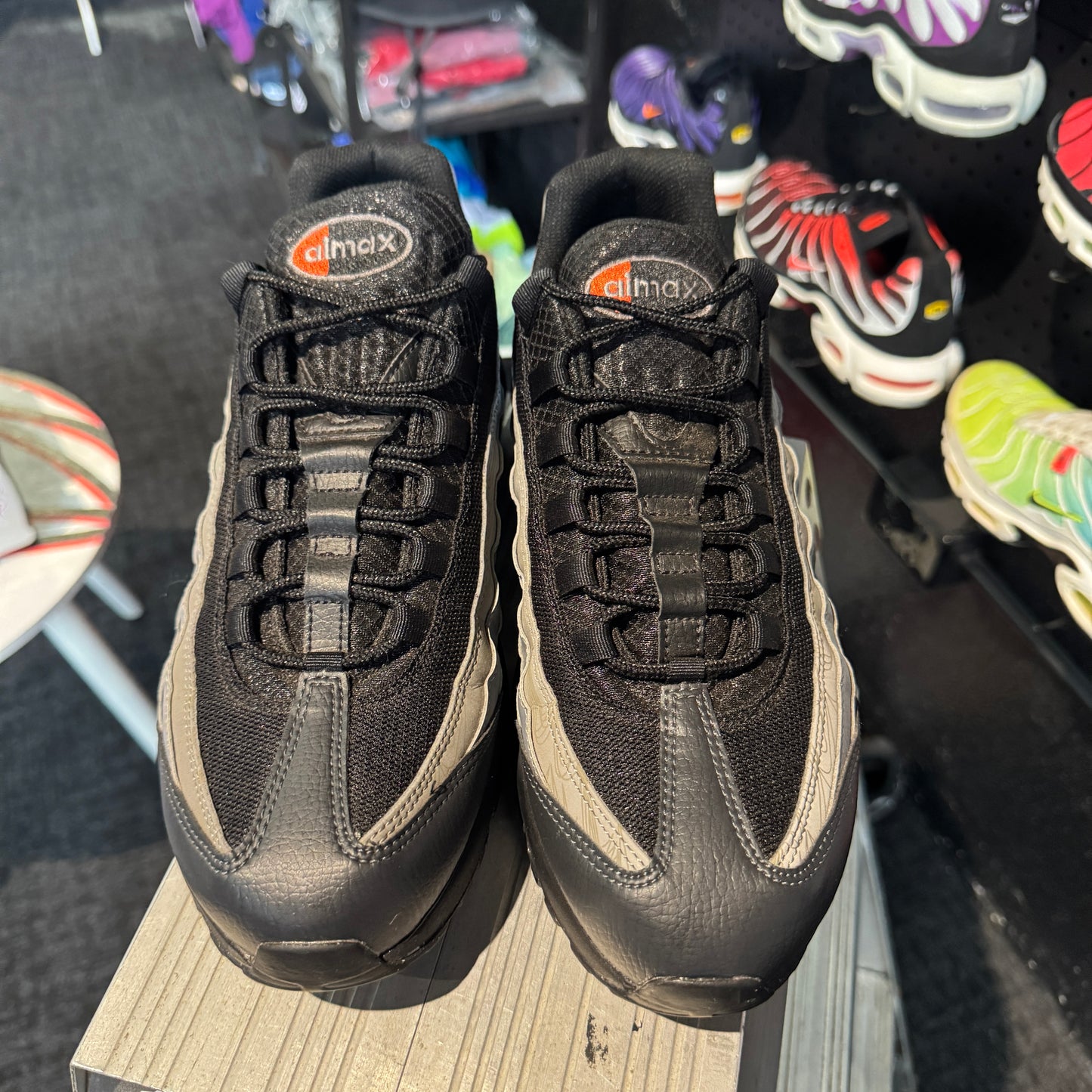 Nike Air Max 95 'Black Picante Red Reflective' (Second hand)