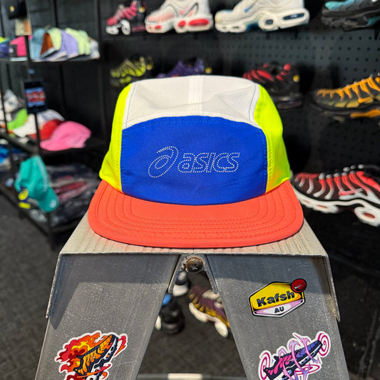 Asics Cap ‘Coral Neon Yellow Blue White’