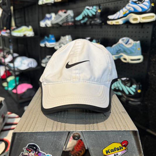 Nike Dri-FIT Club Featherlight Cap 'White Black' (Second hand)