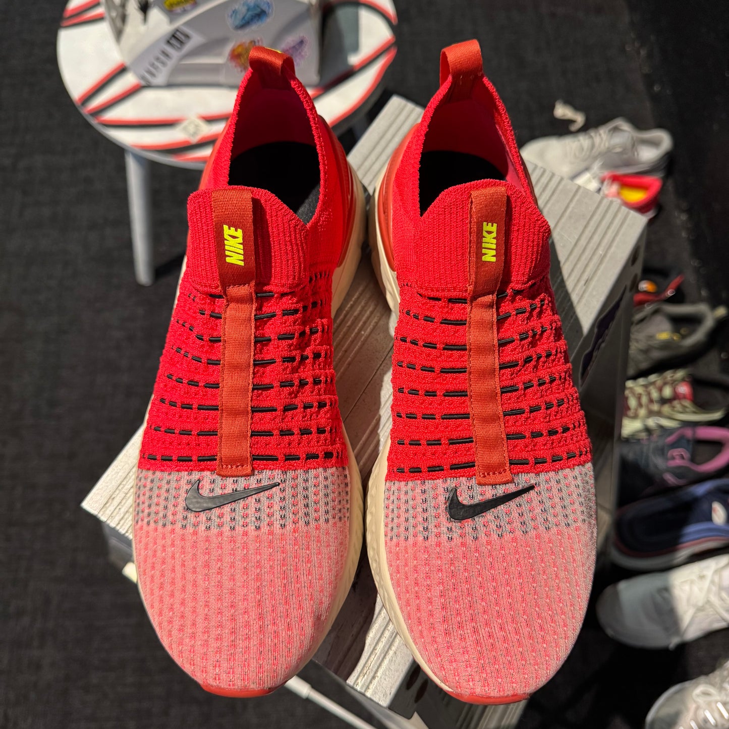 Nike React Phantom Run Flyknit 2 'Cream Red Neon' (Second hand)
