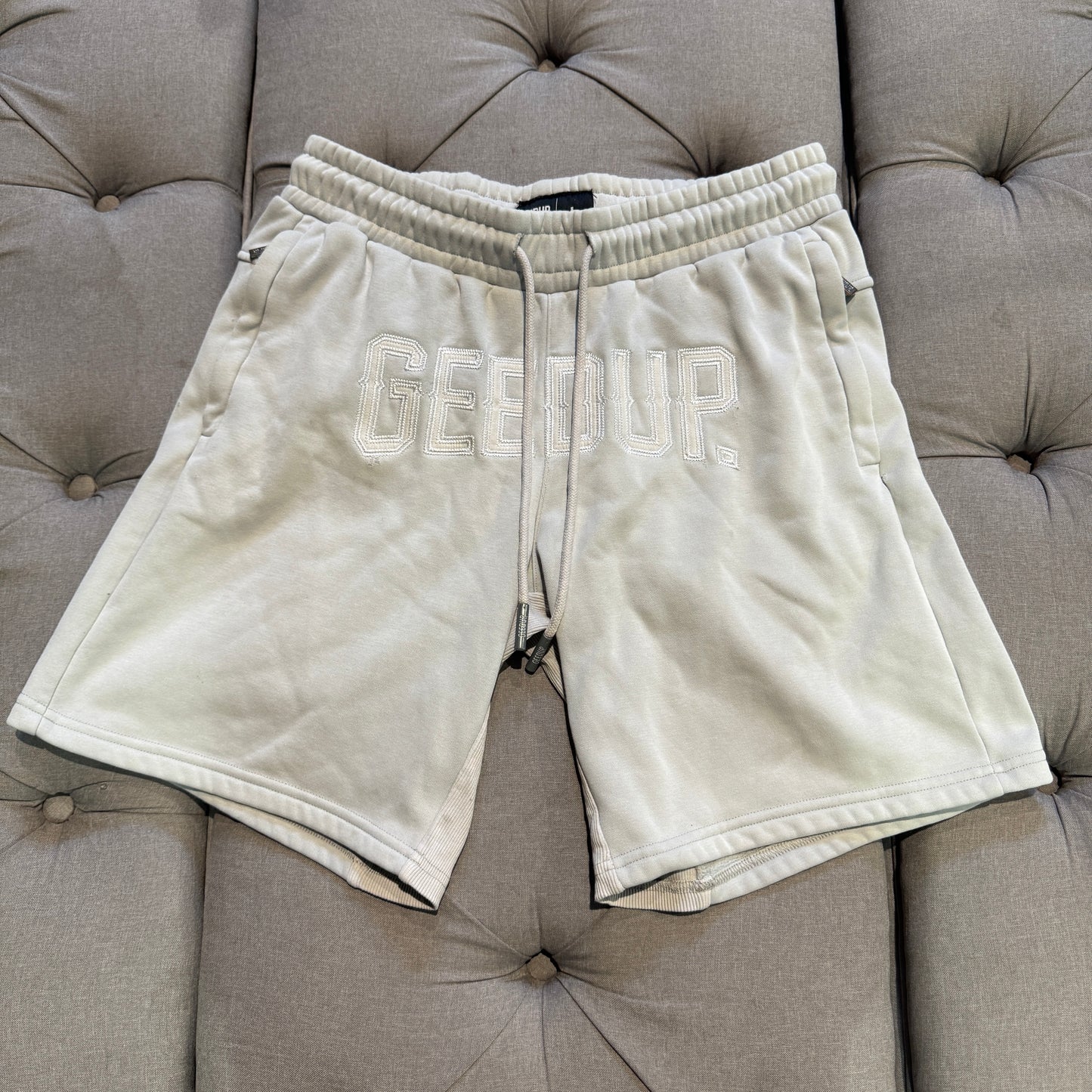 Geedup Stitched Team Logo Shorts 'Grey White' (Second hand)