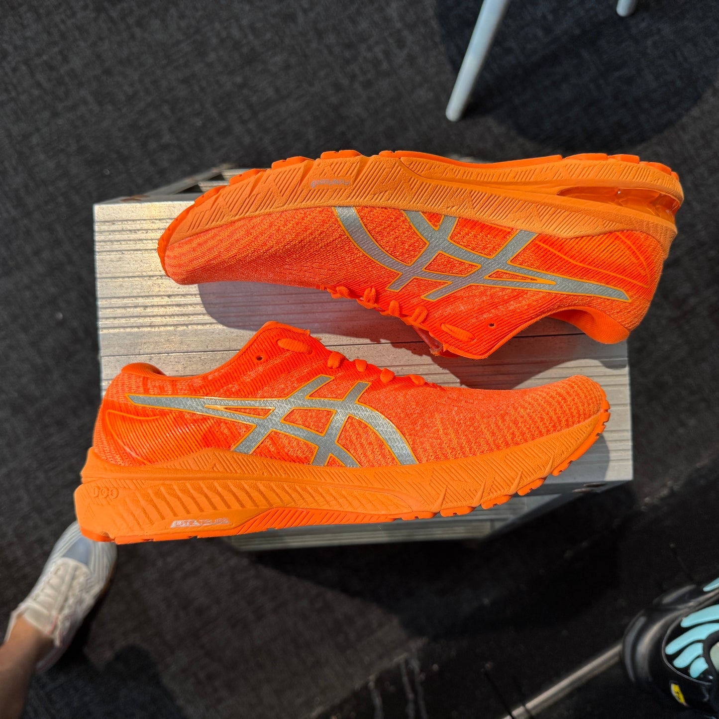 Asics GT-2000 10 Lite Show 'Shocking Orange' (Second hand)